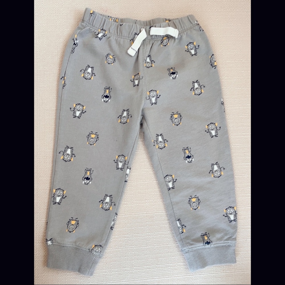 Carter’s pants 🖤